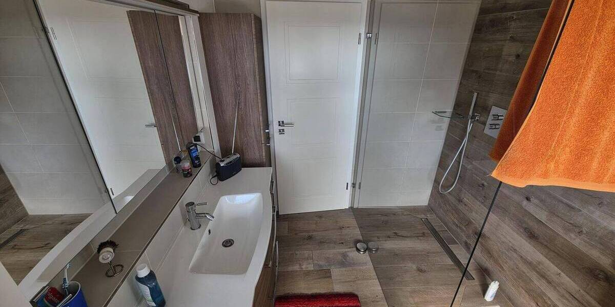 Bungalow Pforzheim Nordstadt - 6 Zimmer, 171 m&sup2;, 2.200&euro; | Angebot:26277512