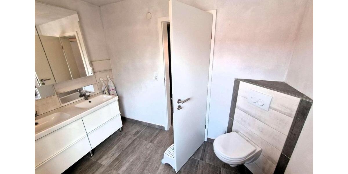 Einfamilienhaus Hohenmölsen - 5 Zimmer, 120 m&sup2;, 180.000&euro; | Angebot:26391263