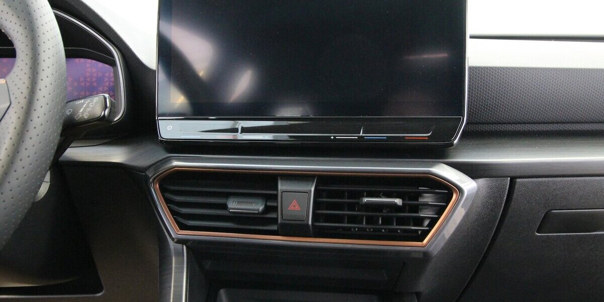 Cupra Leon Sportstourer e-HYBRID 6-DSG NAVI+LED+KAMERA 8.683 km 28.900 &euro; Hagenow 19230