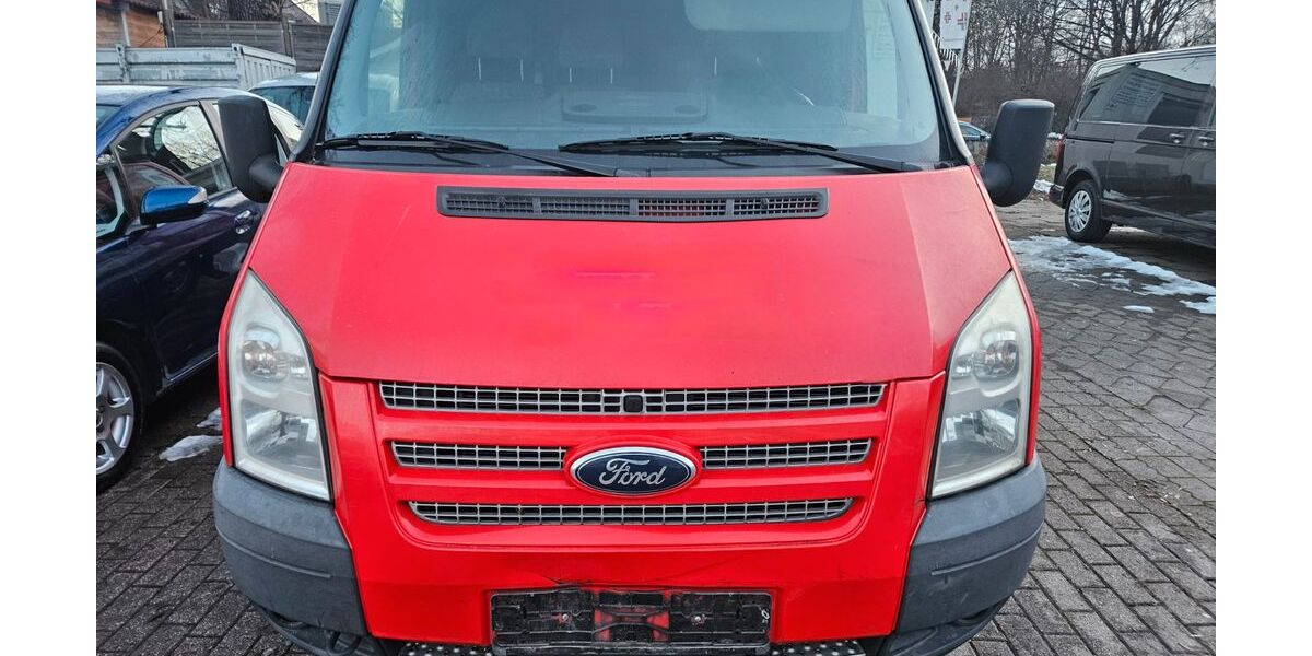 Ford Transit 146.329 km 3.450 &euro; München OT Trudering-Riem 81825