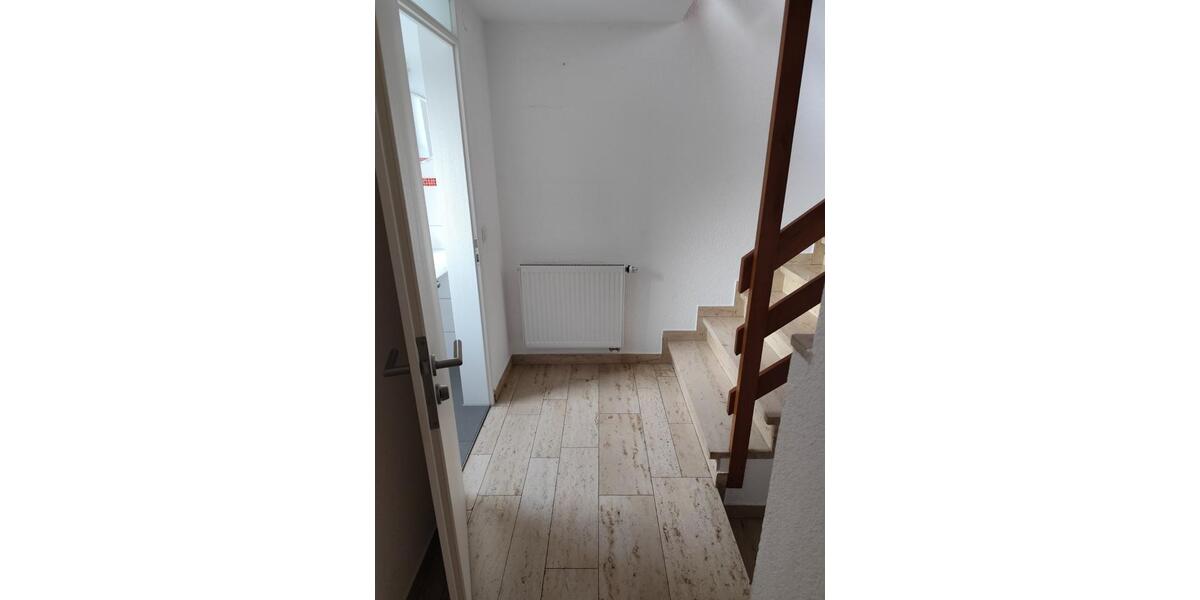Doppelhaushälfte Murrhardt - 4 Zimmer, 90 m&sup2;, 1.200&euro; | Angebot:24658340