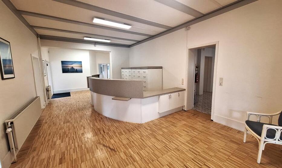 große Praxis - Bürofläche in der Nerongsallee