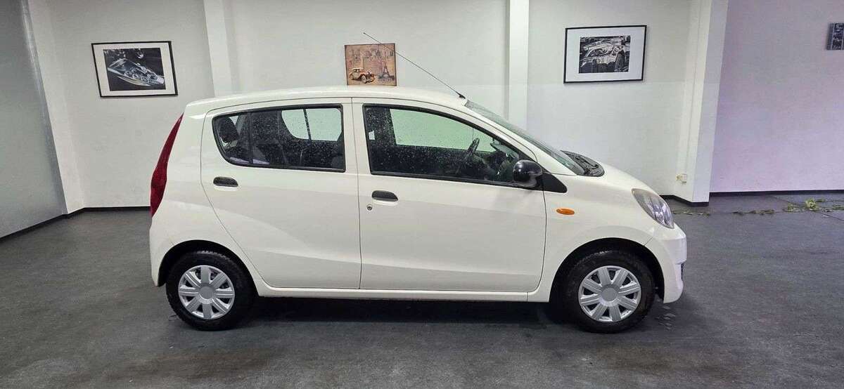 Daihatsu Cuore 135.000 km 2.900 € Asperg 71679