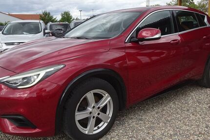 INFINITI Q30 215.900 km 7.500 &euro; Dresden 01219