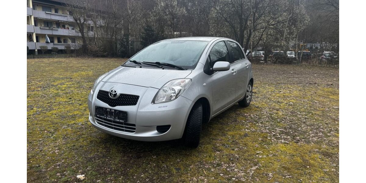 Toyota Yaris 104.000 km 5.300 &euro; Werdoh 58791