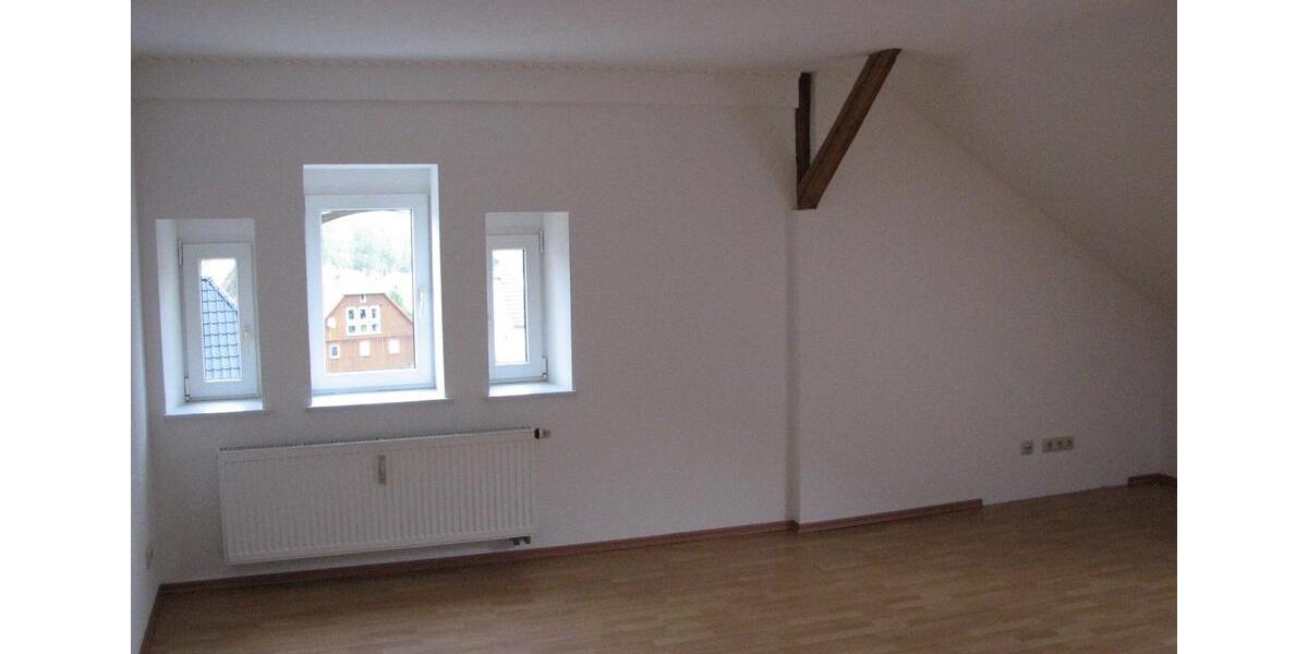 Dachgeschoßwohnung Bischofswerda - 4 Zimmer, 93 m&sup2;, 450&euro; | Angebot:26065961