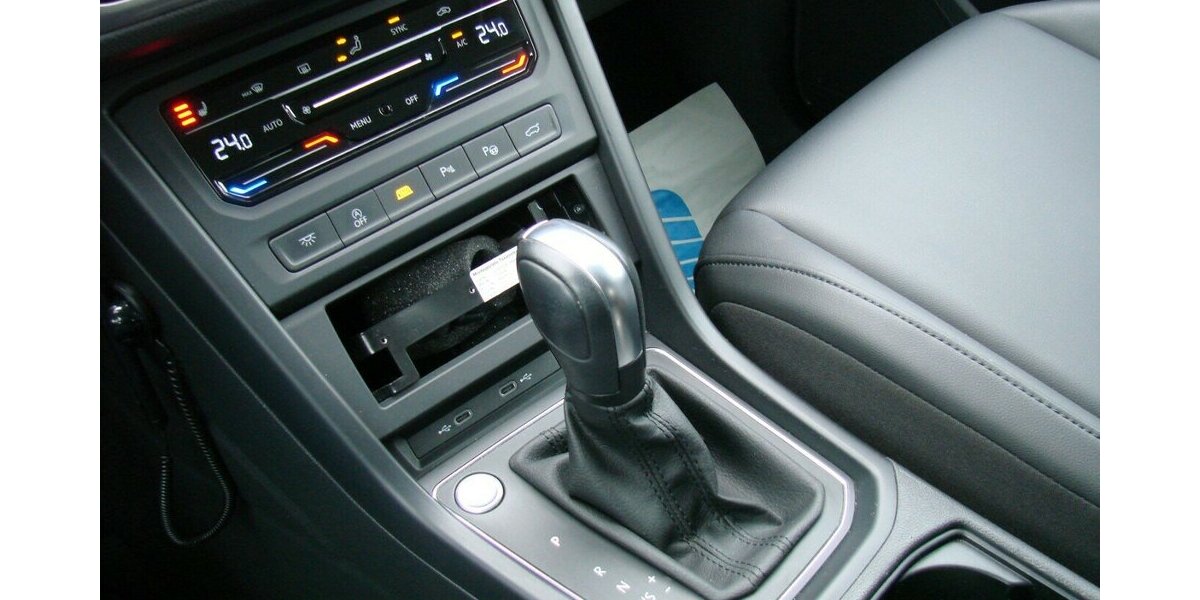 VW Touran 2.0TDI BMT TAXI ACC Kamera LED 7Sitzer 38.517 km 30.980 &euro; Falkensee 14612