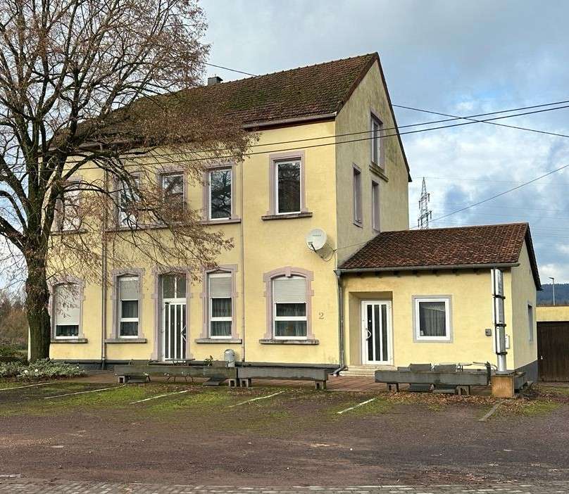 Haus zum Kaufen in Nalbach 370.000 €
