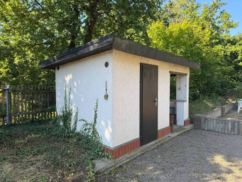 Radebeul - Großes Freizeitgrundstück in idyllischer Lage in der Nähe der Friedensburg