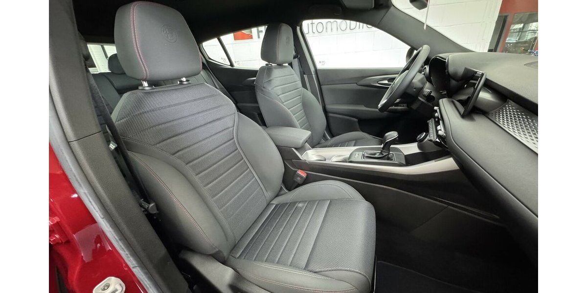 Alfa Romeo Tonale 1.6 VGT-D Sprint ACC Sitzheizung 9.800 km 22.490 &euro; Lich 35423