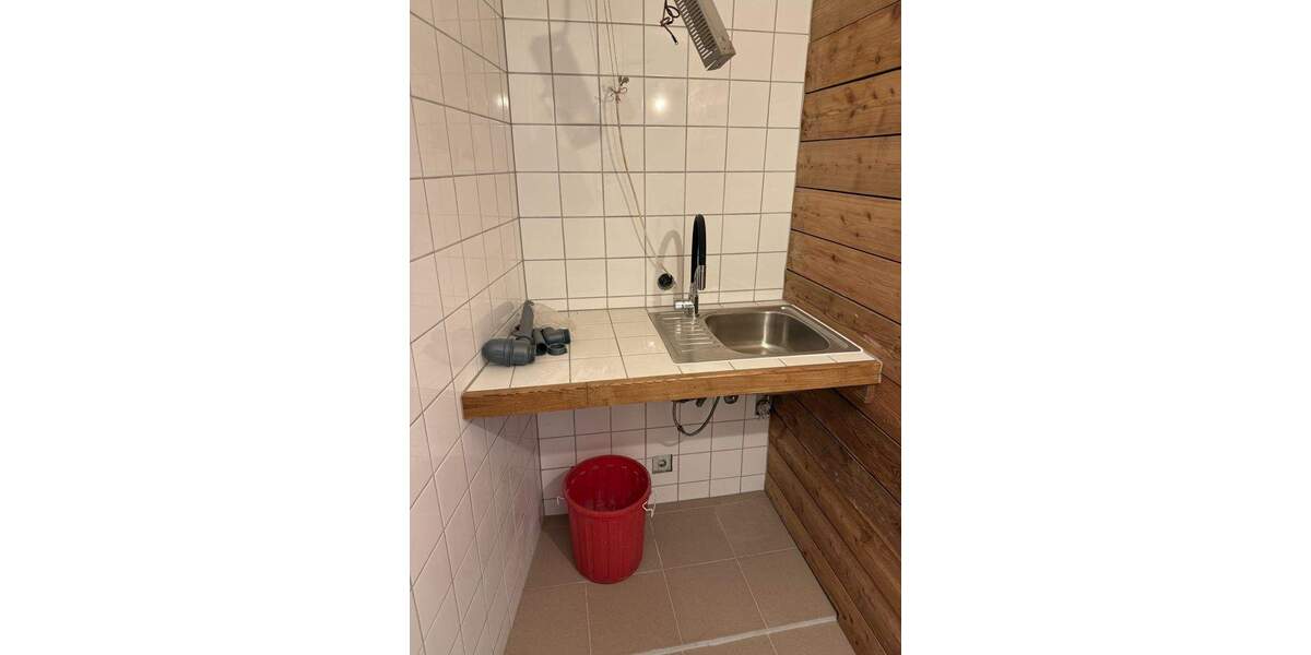 KNIPFER`S IMMOBILIENSCHÄTZE - Renovierungsbedürftiges Apartment im Hotelturm zum Kauf 1 zimmer