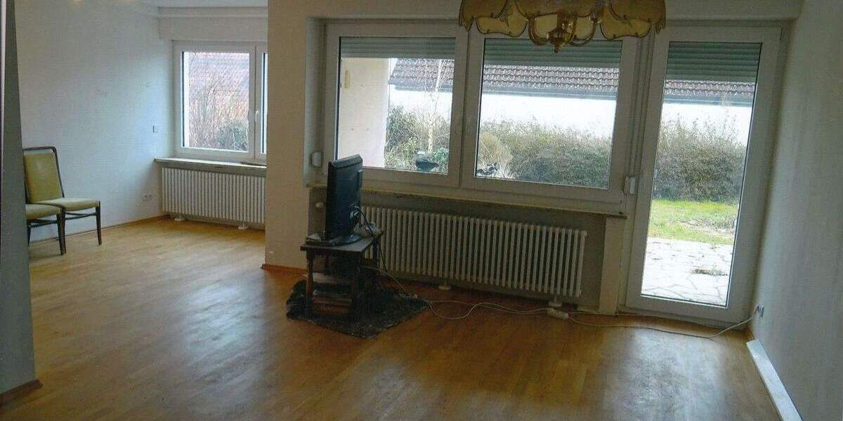 Mehrfamilienhaus, Wohnhaus Wülfershausen an der Saale Wülfershausen - 4 Zimmer, 100 m&sup2;, 1.200&euro; | Angebot:25727692