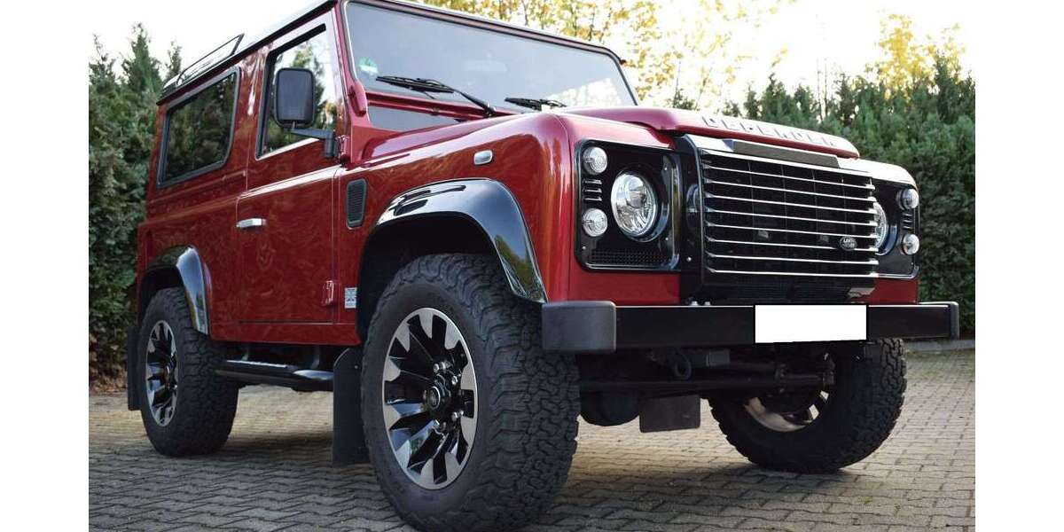 Land Rover Defender 11.900 km 239.900 &euro; Pressig 96332