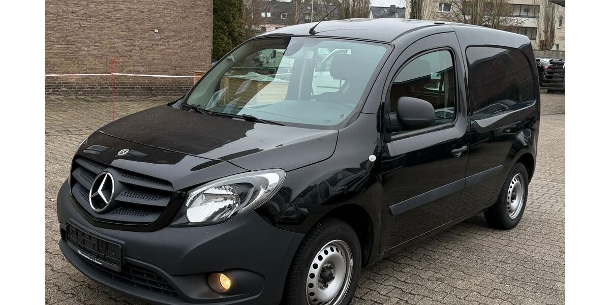 Mercedes-Benz Citan 164.000 km 8.990 &euro; Düsseldorf 40599