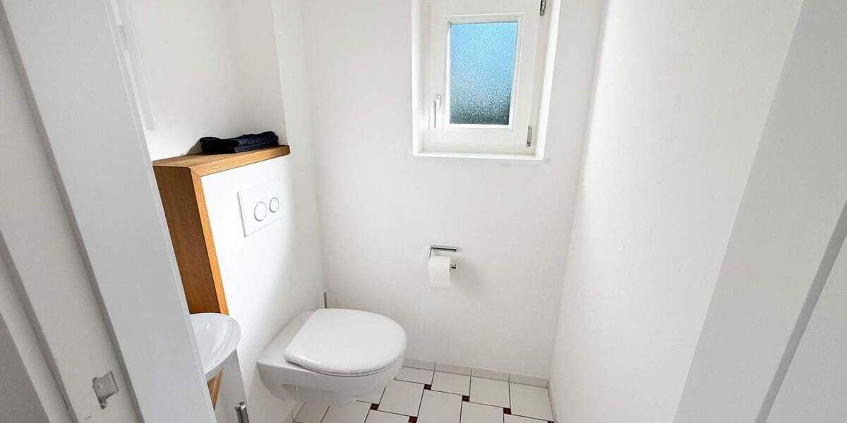 Einfamilienhaus Stuttgart Sillenbuch - 6 Zimmer, 201 m&sup2;, 5.200&euro; | Angebot:25704695