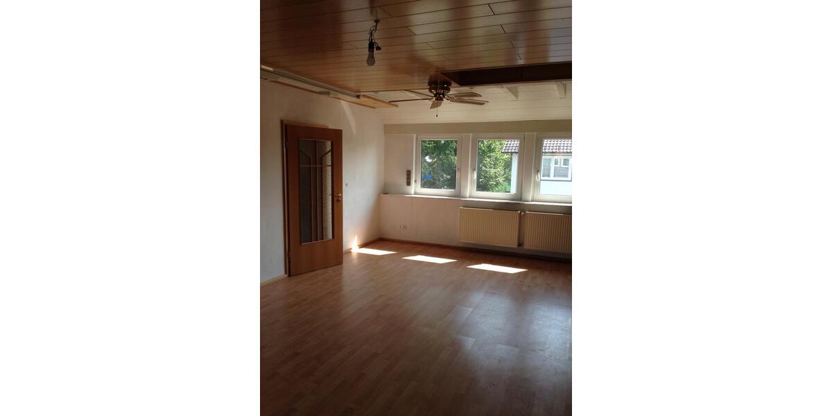 Dachgeschoßwohnung Baunatal - 4 Zimmer, 124 m&sup2;, 1.080&euro; | Angebot:25419152