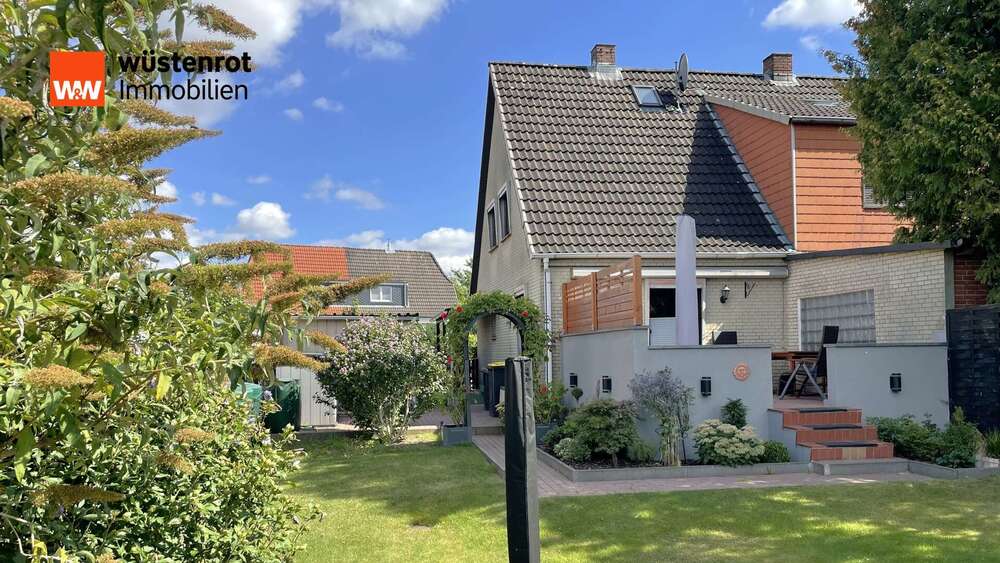Haus zum Kaufen in Reinfeld (Holstein) 219.000 € 52.34 m² 2 zimmer