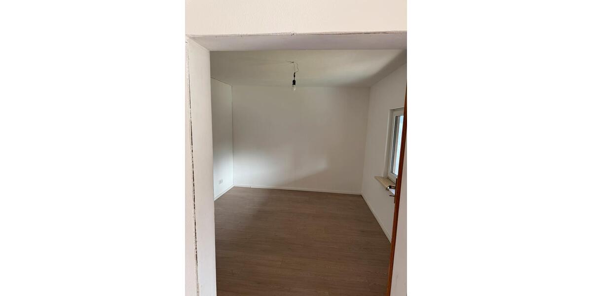 Einfamilienhaus Marienheide - 4 Zimmer, 140 m&sup2;, 1.250&euro; | Angebot:25422430