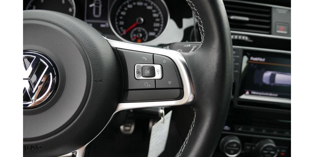 VW Golf 121.000 km 12.399 &euro; Sangerhausen 06526