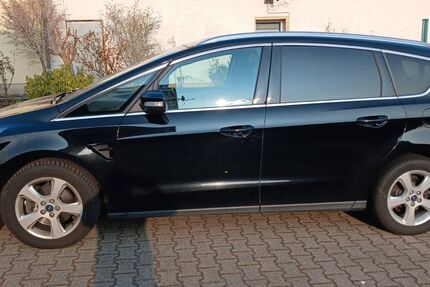 Ford S-Max 95.735 km 16.700 &euro; Niederau 01689