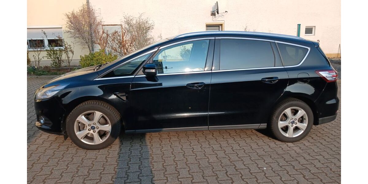 Ford S-Max 95.735 km 16.700 &euro; Niederau 01689