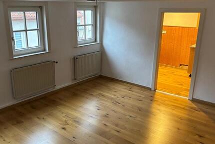 Wohnung Bad Königshofen im Grabfeld - 6 Zimmer, 85 m&sup2;, 620&euro; | Angebot:26649878