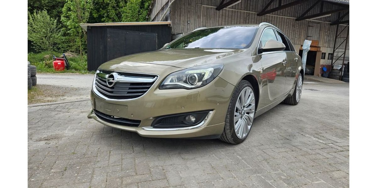 Opel Insignia 146.000 km 13.990 &euro; Paderborn 33102