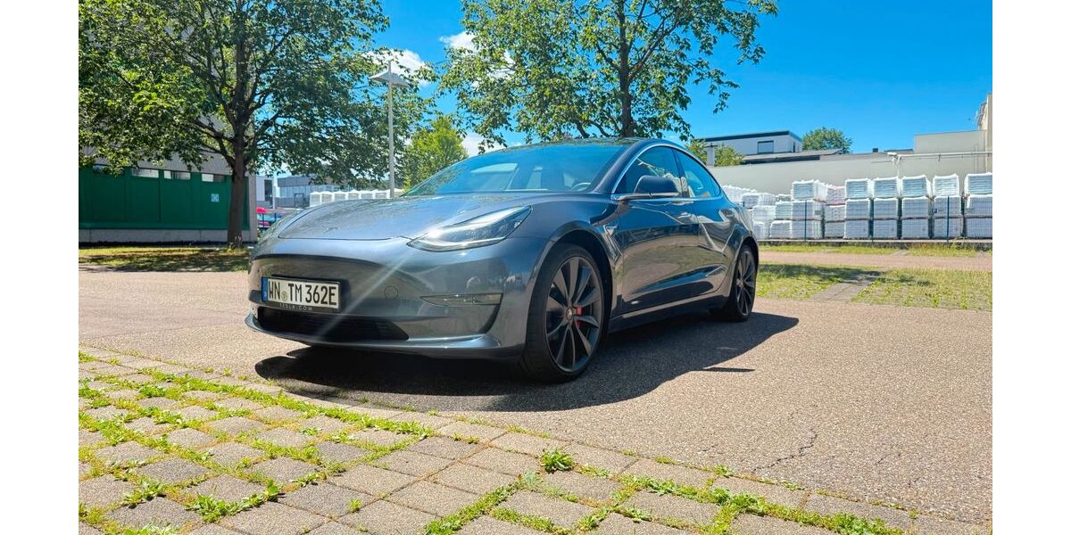 Tesla Model 3 117.500 km 29.800 &euro; Leutenbach 71397
