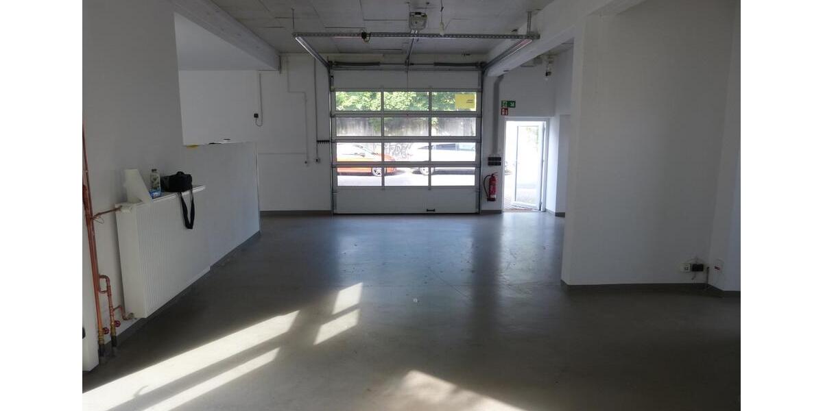 Gewerbehalle mit Büro, Garagen und Sozialräumen 133 qm zimmer
