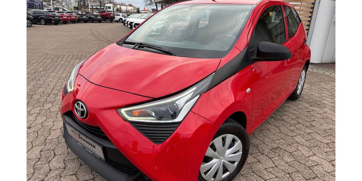 Toyota Aygo (X) 74.200 km 9.990 &euro; Hildesheim 31137