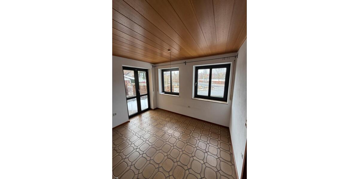 Einfamilienhaus Bad Windsheim - 6 Zimmer, 143 m&sup2;, 1.200&euro; | Angebot:26237538