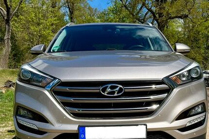 Hyundai TUCSON 83.000 km 13.990 &euro; Potsdam 14469