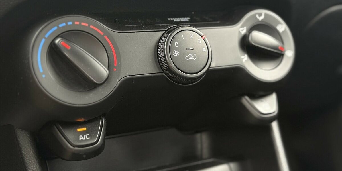 Kia Picanto 1.0 Edition 7 SITZHEIZUNG/KLIMA/LENKHZ 61.500 km 7.900 &euro; Villingen-Schwenningen 78054