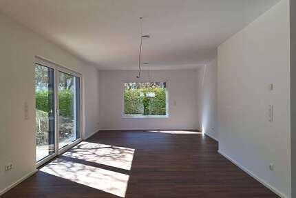 Haus zum Mieten in Kirchseeon 3.300 € 192 m²