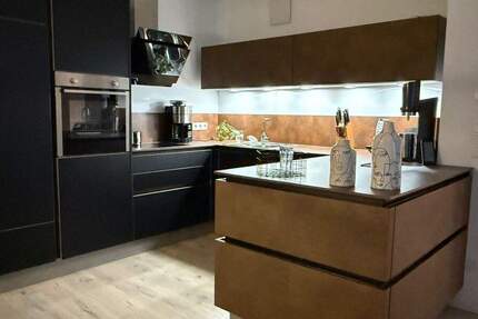 helle 3-Zi- Wohnung 1.OG mit großzügigem Balkon und Stellplatz 3 zimmer