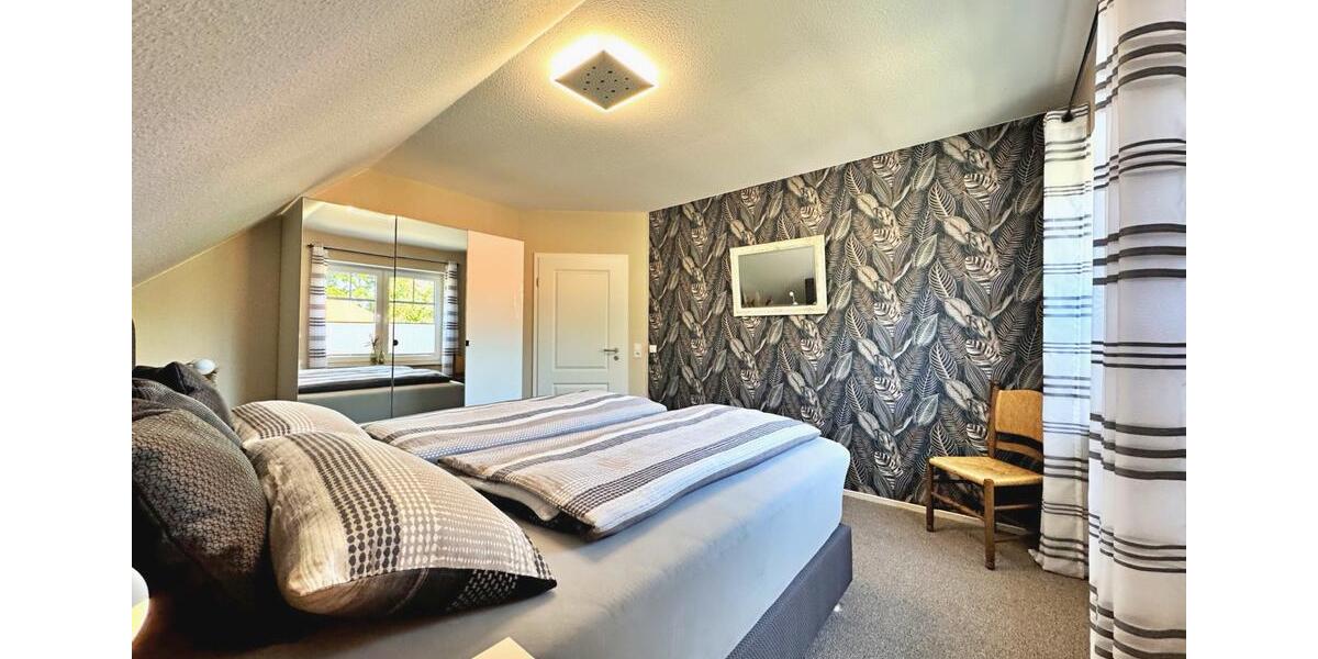 Dachgeschoßwohnung Apen - 4 Zimmer, 78 m&sup2;, 1.200&euro; | Angebot:26392493