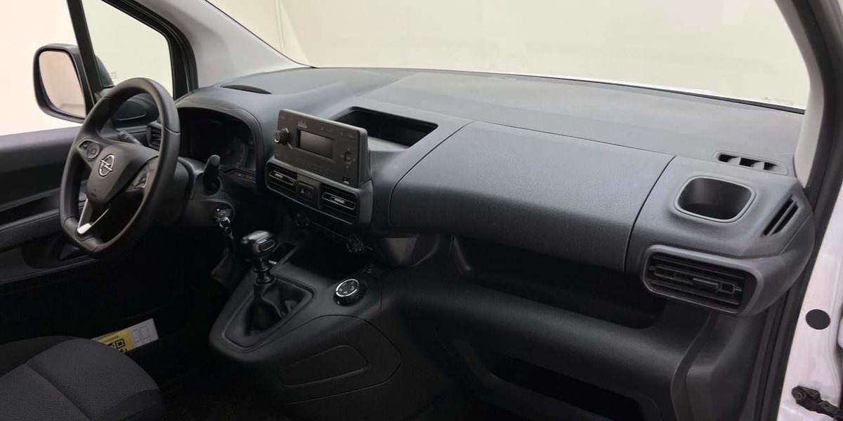 Opel Combo Cargo Edition 1.HAND 3SITZE/TEMPOMAT 46.741 km 15.490 &euro; Hatten 26209