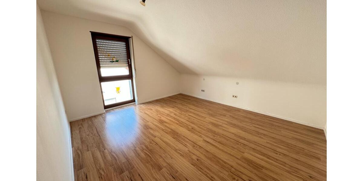 Dachgeschoßwohnung Hirschberg an der Bergstraße - 3.5 Zimmer, 80 m&sup2;, 350.000&euro; | Angebot:24441520
