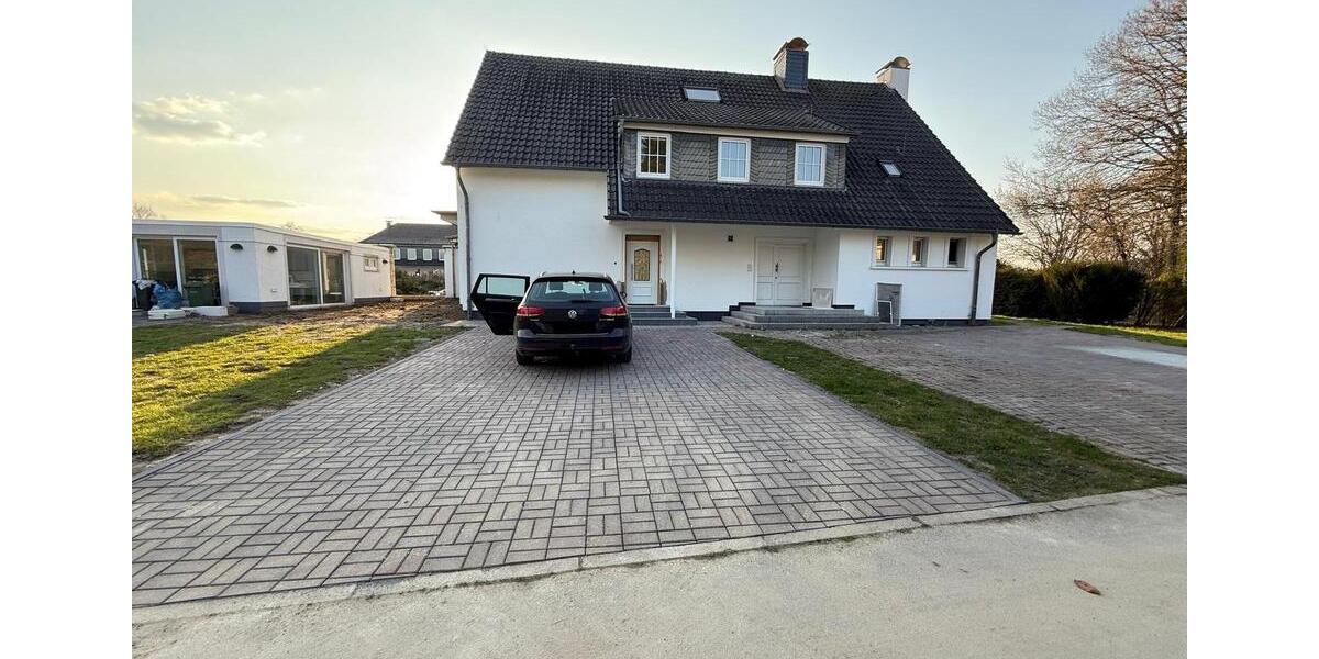 Doppelhaushälfte Soest - 6 Zimmer, 200 m&sup2;, 2.400&euro; | Angebot:25857396