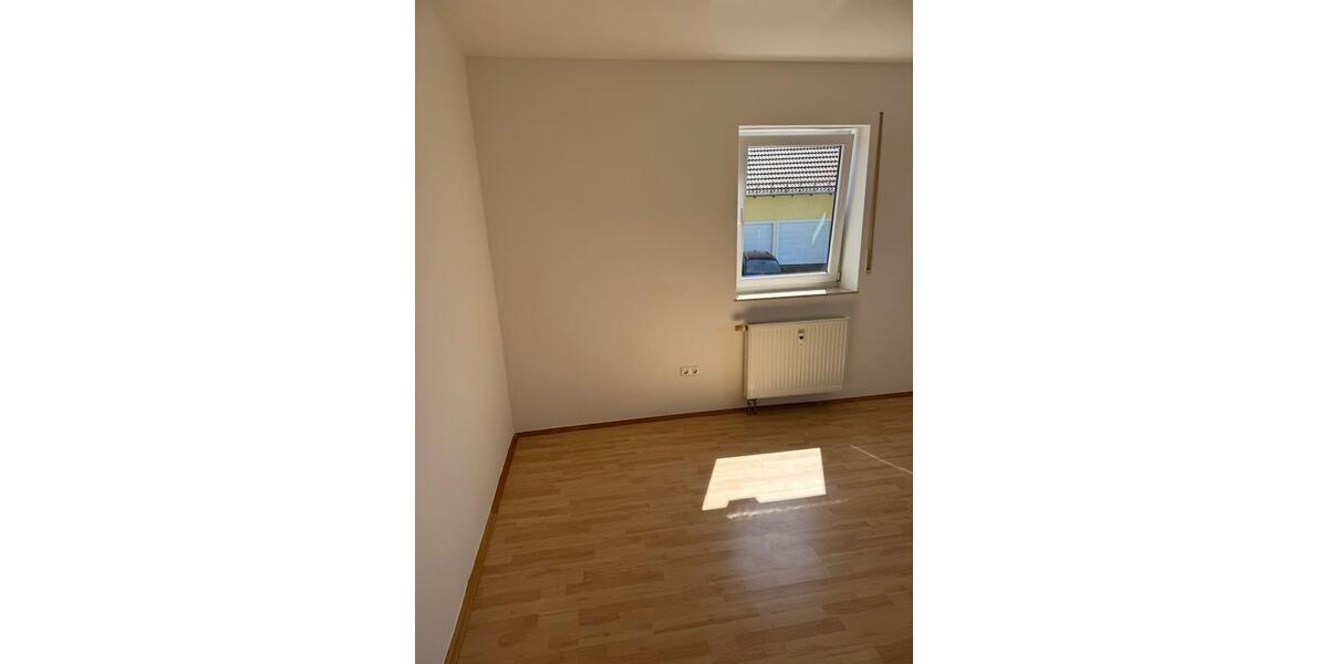 Etagenwohnung Nittenau - 4 Zimmer, 110 m&sup2;, 1.190&euro; | Angebot:26384512
