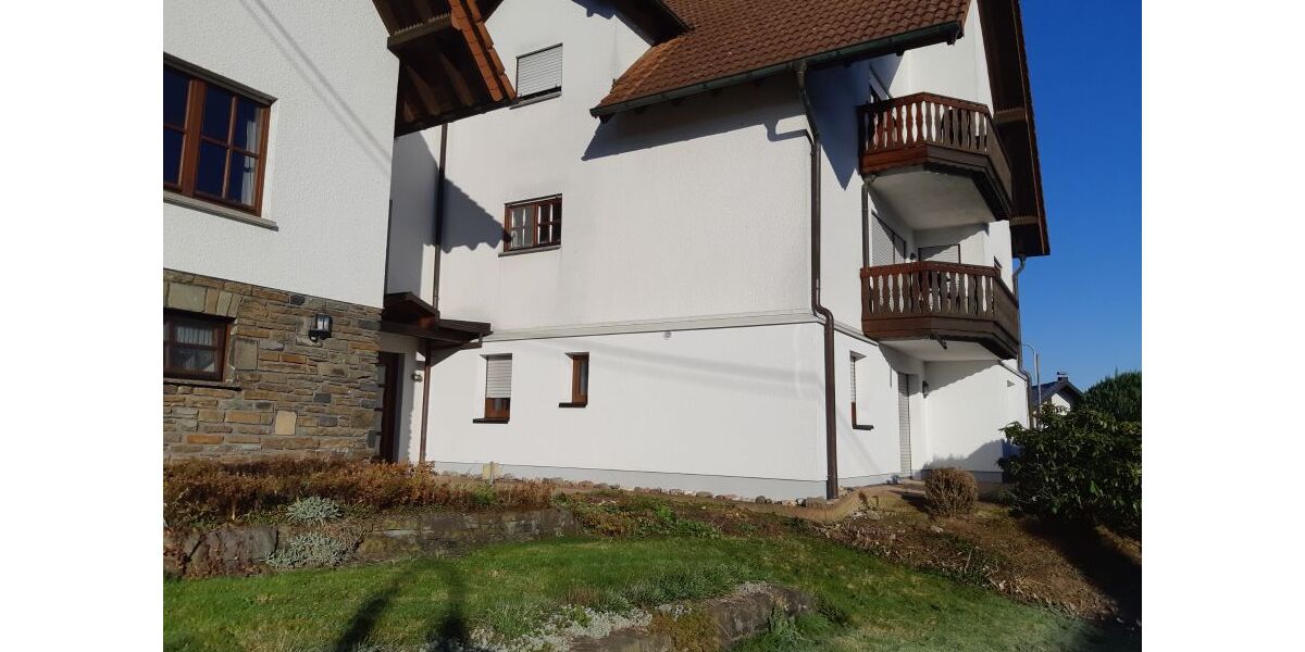Wohntraum im Grünen: Attraktive, helle 2-Zimmer-EG-Wohnung mit Terrasse, modernisiert & renoviert auf parkähnlichem Areal, Raubach - 2- Raubach | Angebot:24576305