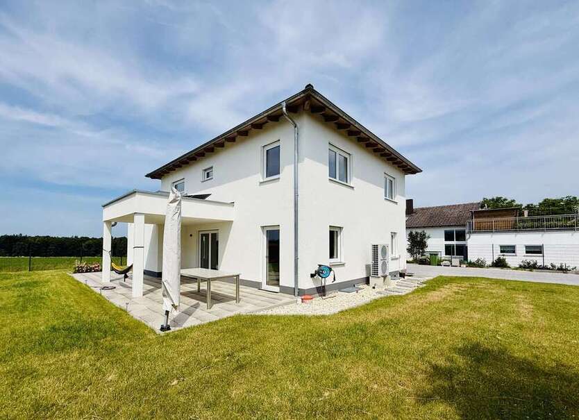 Haus zum Kaufen in Nittendorf 495.000 € 197 m²
