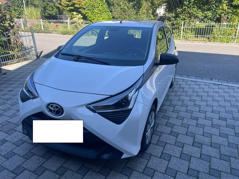 Toyota Aygo (X) 11.220 km 10.300 € Essenbach 84051