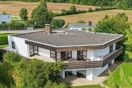 Haus zum Kaufen in Eichstätt 775.000 € 196.12 m² 7 zimmer