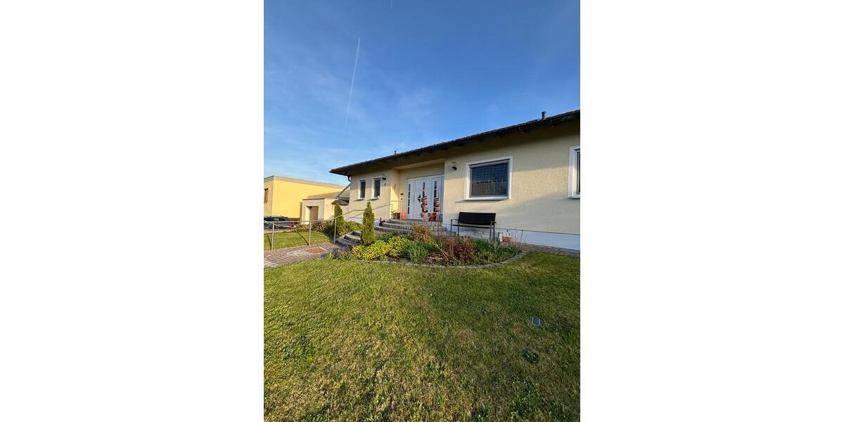 Bungalow Herzogenaurach - 8 Zimmer, 208 m&sup2;, 729.000&euro; | Angebot:26994229