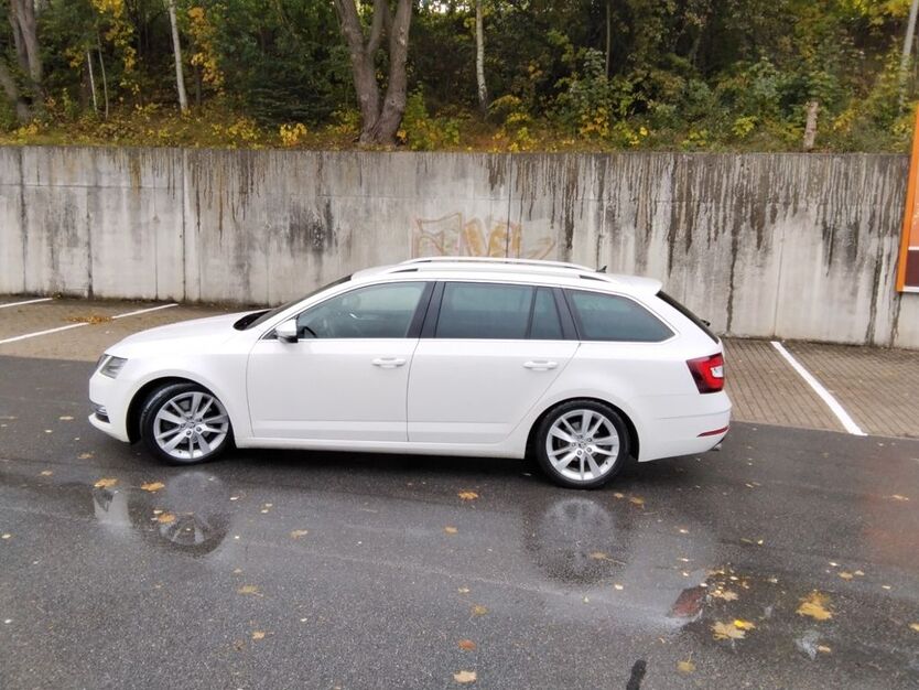 Skoda Octavia 111.000 km 11.990 € Olbernhau 09526