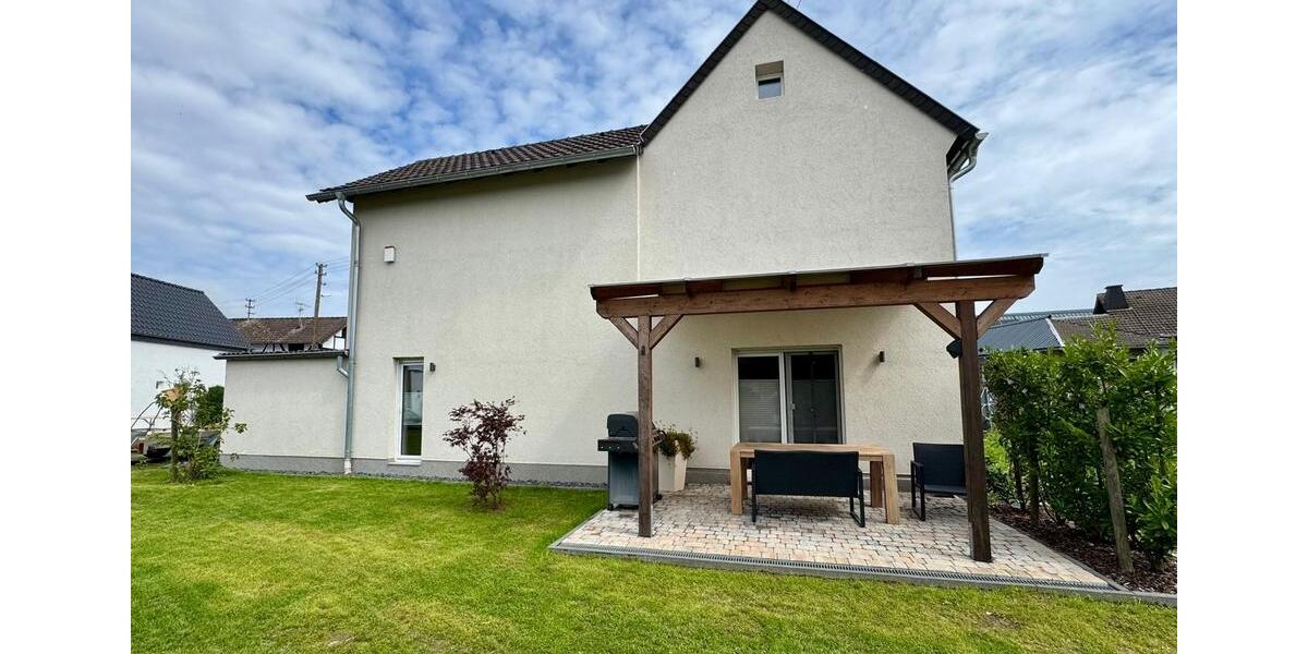 Einfamilienhaus Bad Münstereifel - 5 Zimmer, 140 m&sup2;, 1.250&euro; | Angebot:25392207