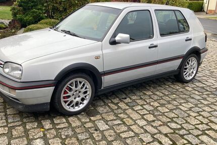 VW Golf 187.000 km 15.900 &euro; Weiden 92637