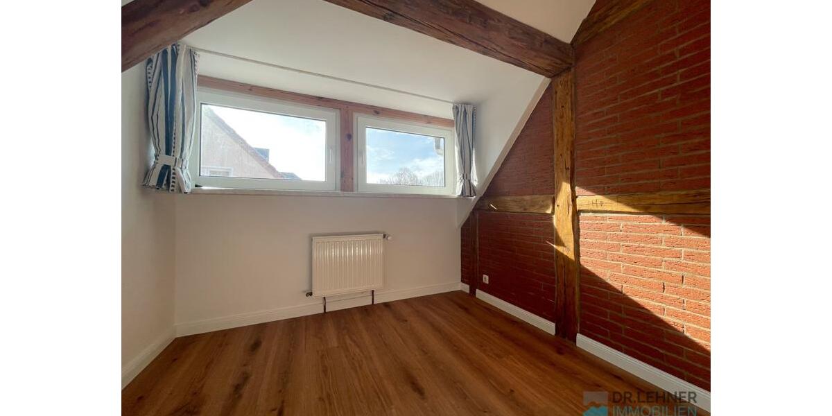 Dachgeschoßwohnung Arneburg - 3 Zimmer, 60 m&sup2;, 540&euro; | Angebot:25903053