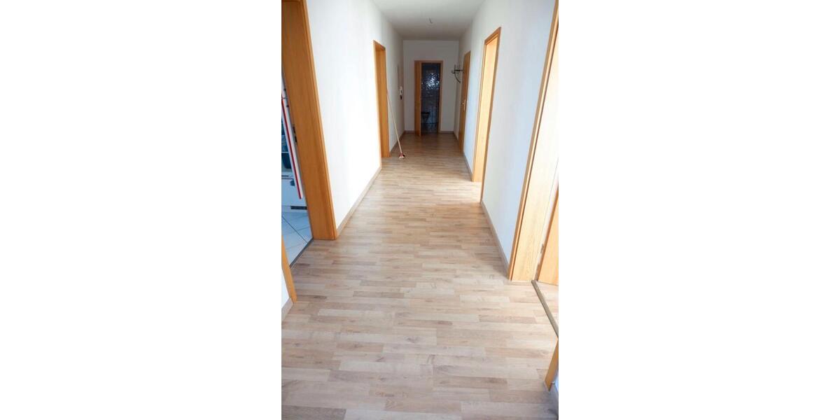 Dachgeschoßwohnung Chemnitz Kapellenberg - 4 Zimmer, 100 m&sup2;, 87.000&euro; | Angebot:27029015